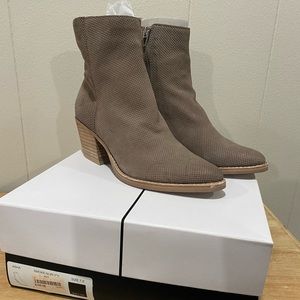 Dolce Vita ASHA Smoke Nubuck boots
